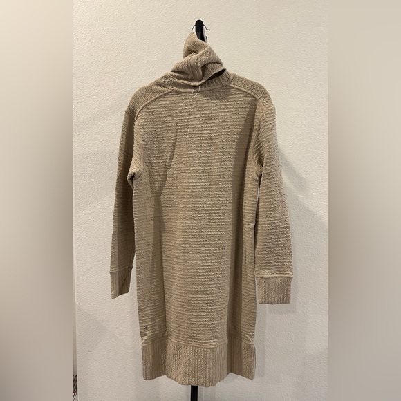 Lululemon On Repeat Dress in Khaki, New with Tag - Picture 5 of 7